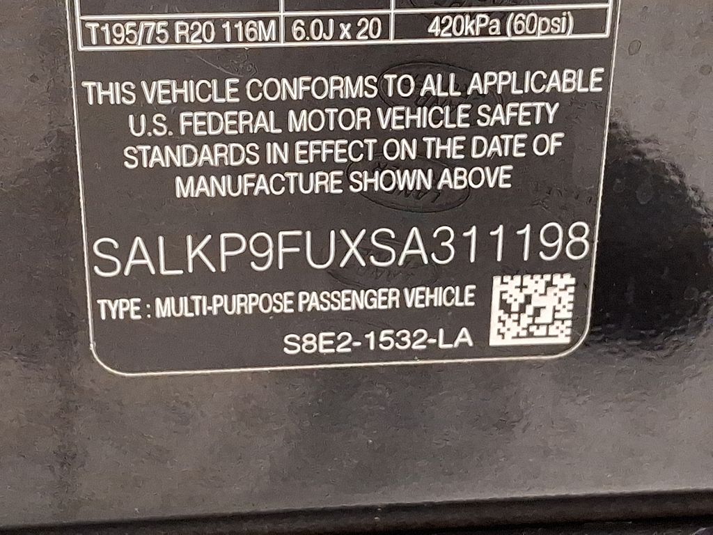 2025 Land Rover Range Rover SE 14