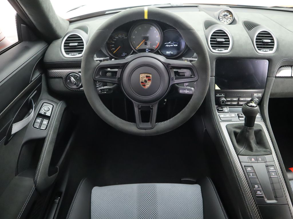 Thumbnail: 2025 Porsche  - 13