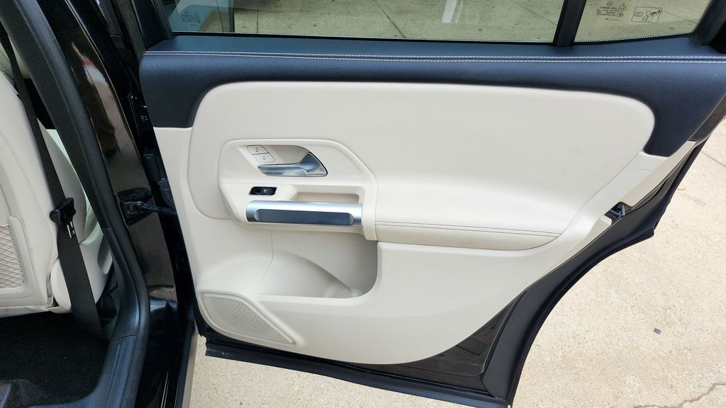 2023 Mercedes-Benz GLB