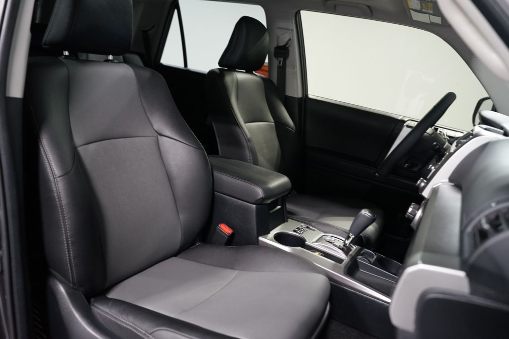 Thumbnail: 2022 Toyota 4Runner - 28