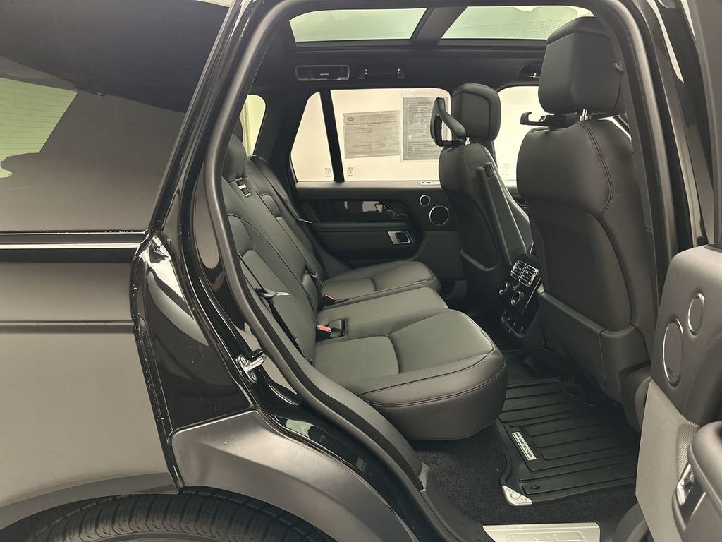 Thumbnail: 2019 Land Rover Range Rover - 12