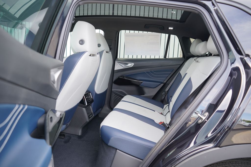 2025 Volkswagen ID.4 Pro S 11