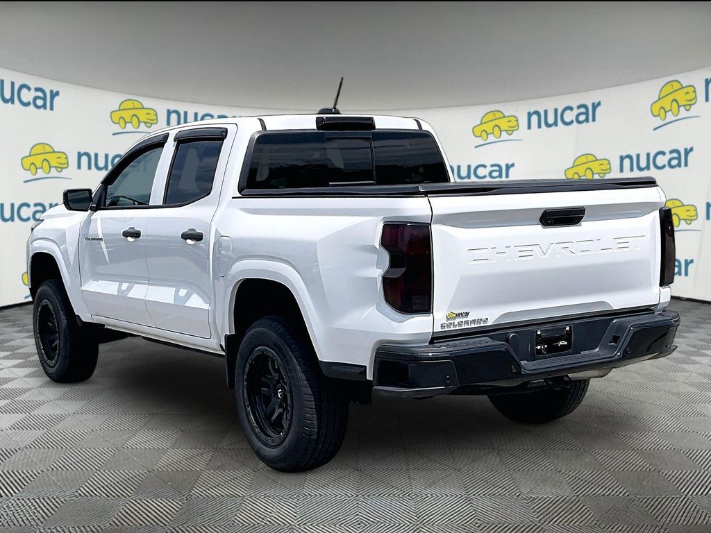 View vehicle photo 4