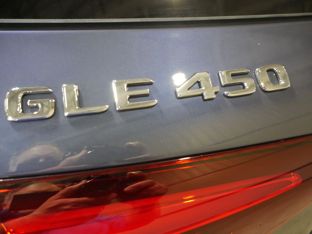 Thumbnail: 2026 Mercedes-Benz GLE - 9