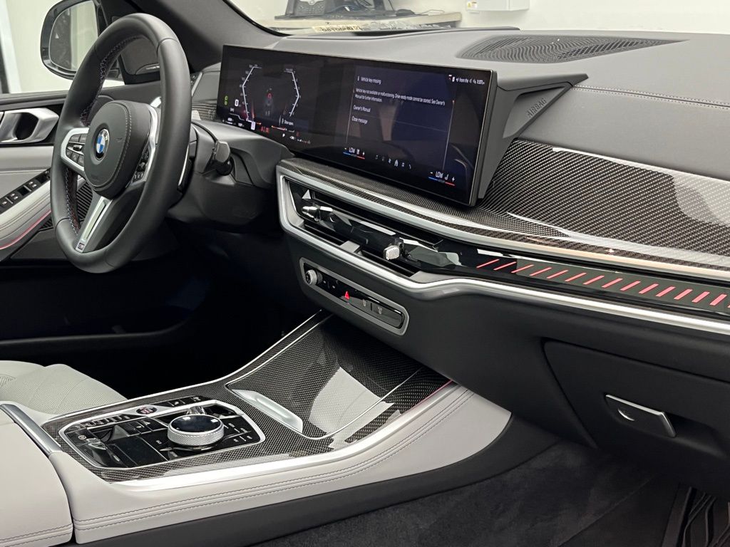 2025 BMW X5 M60i 23