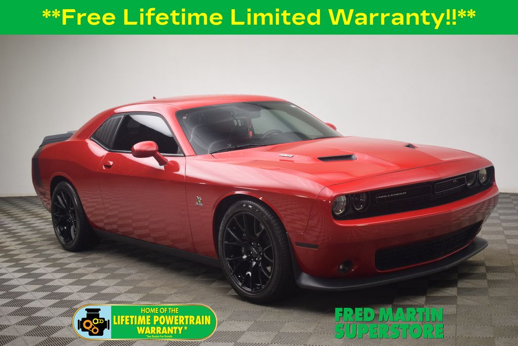 Redline Red Tricoat Pearl 2016 Dodge Challenger Coupe Rear-Wheel Drive 8-Speed Automatic