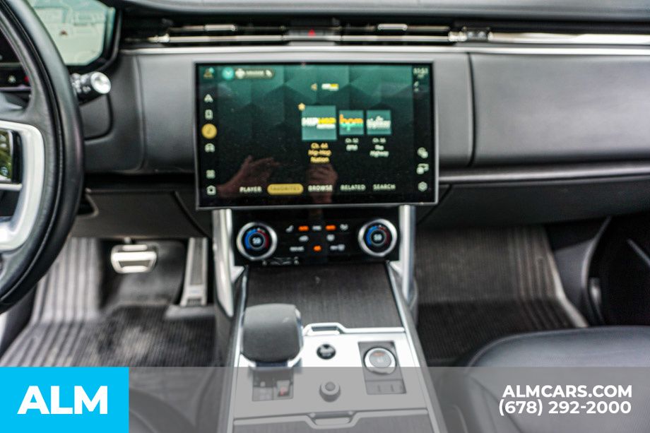 Used 2023 Silver Land Rover SE image 39