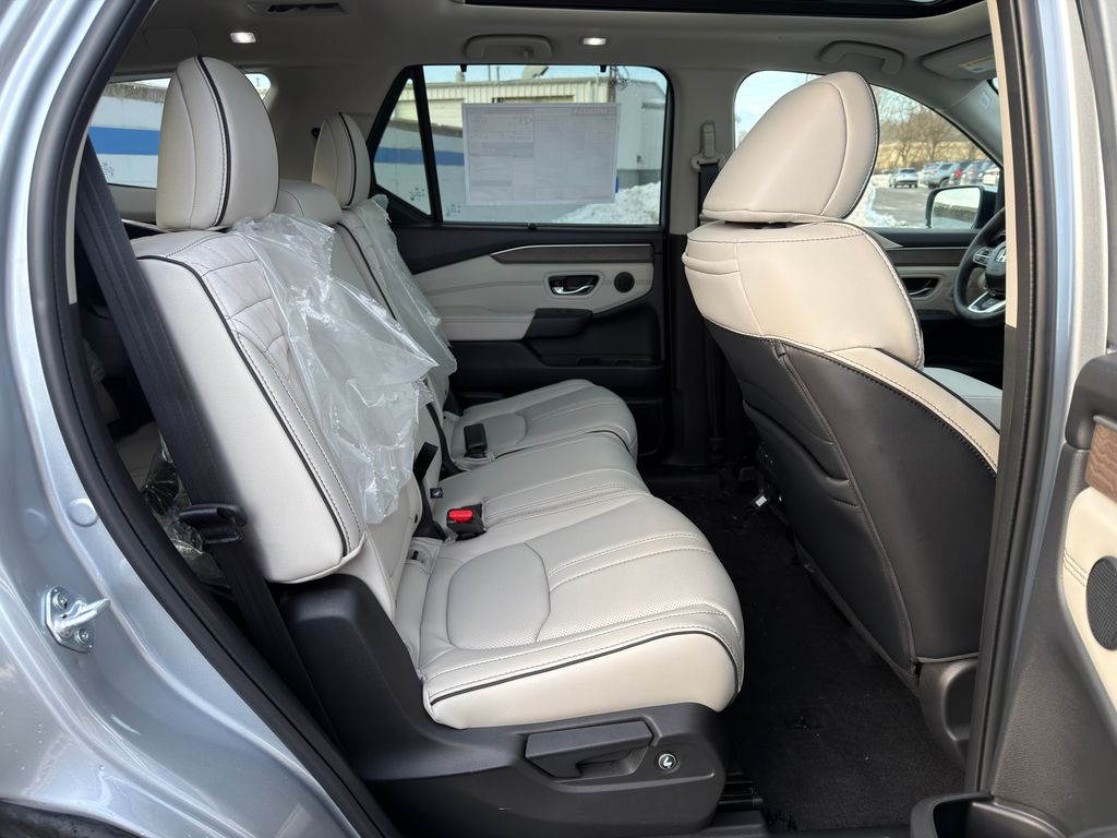 Thumbnail: 2026 Honda Pilot - 25