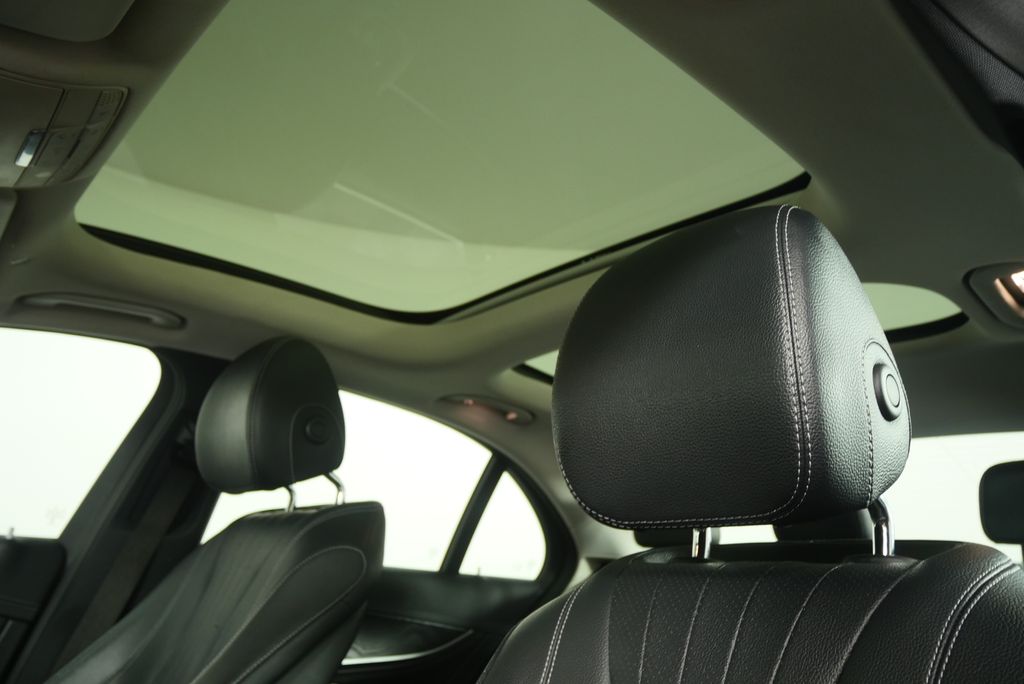 Thumbnail: 2018 Mercedes-Benz E-Class - 11