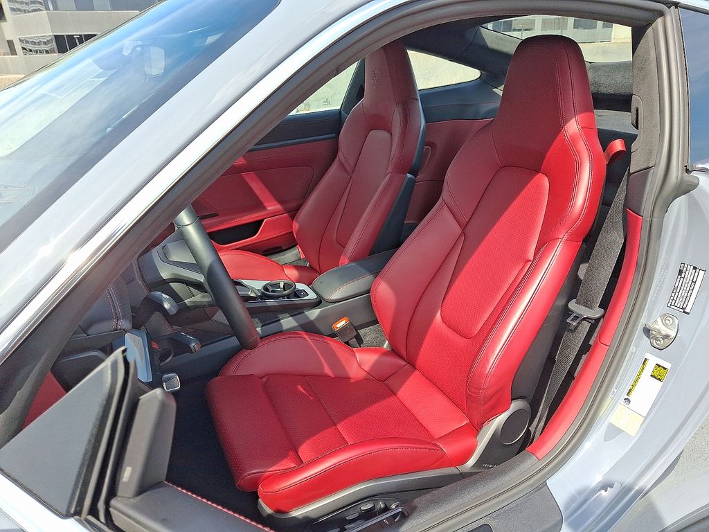 Thumbnail: 2023 Porsche 911 - 5