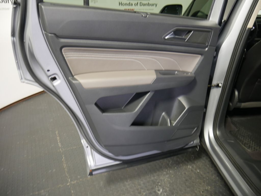 Thumbnail: 2021 Volkswagen Atlas - 13