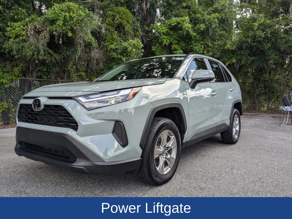 2022 Toyota RAV4 XLE