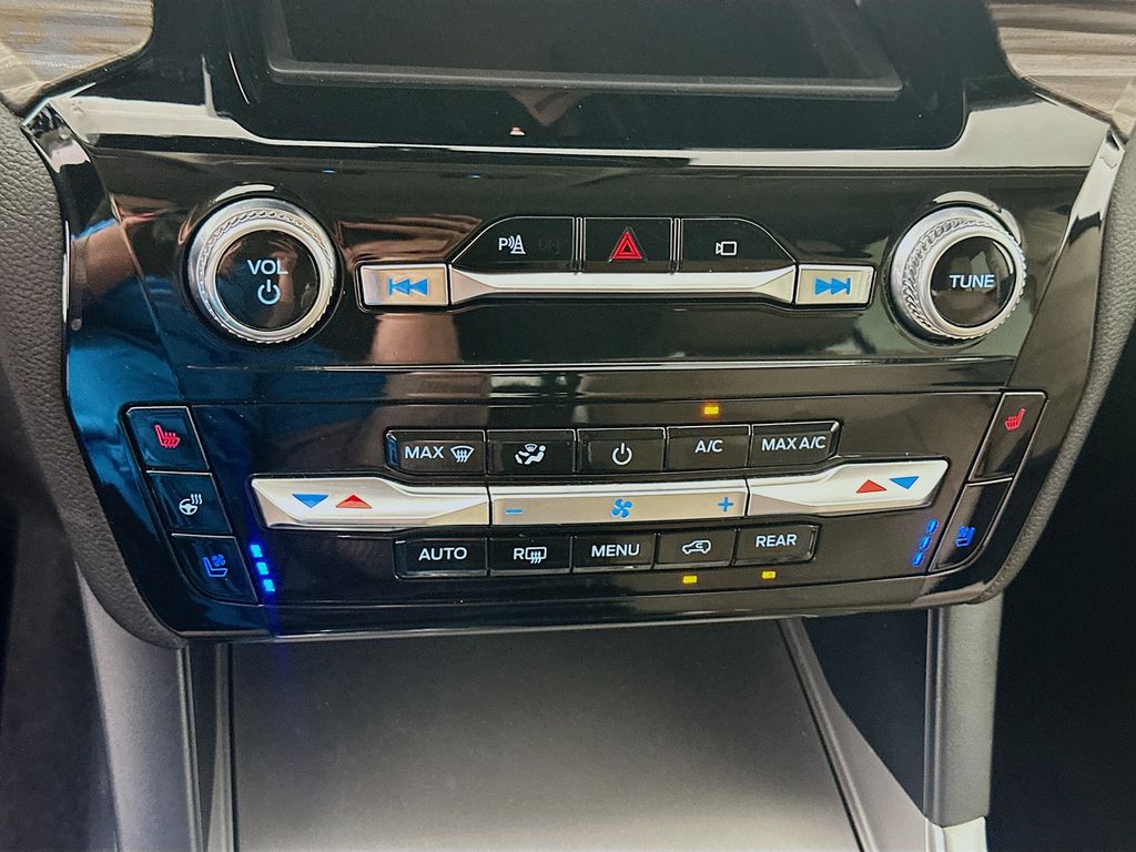 2023 Ford Explorer Limited 14