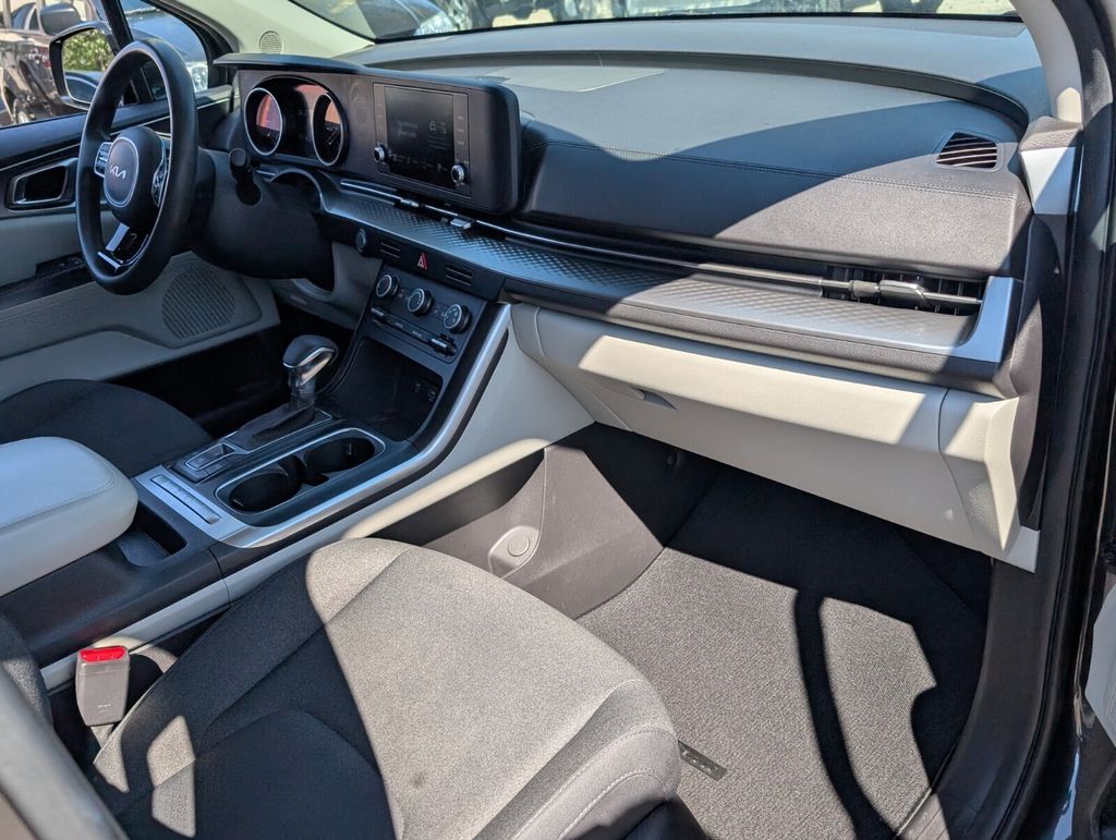 used 2023 Kia Carnival car, priced at $24,998