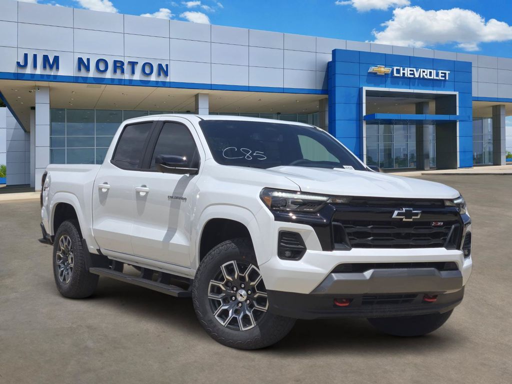 Summit White 2026 Chevrolet Colorado Z71 Crew Cab 4WD Pickup Truck Four-Wheel Drive 8-Speed Automatic