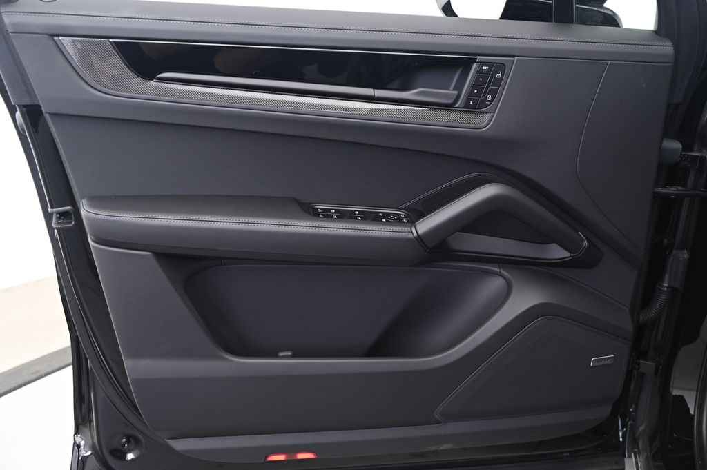Thumbnail: 2025 Porsche Cayenne - 26