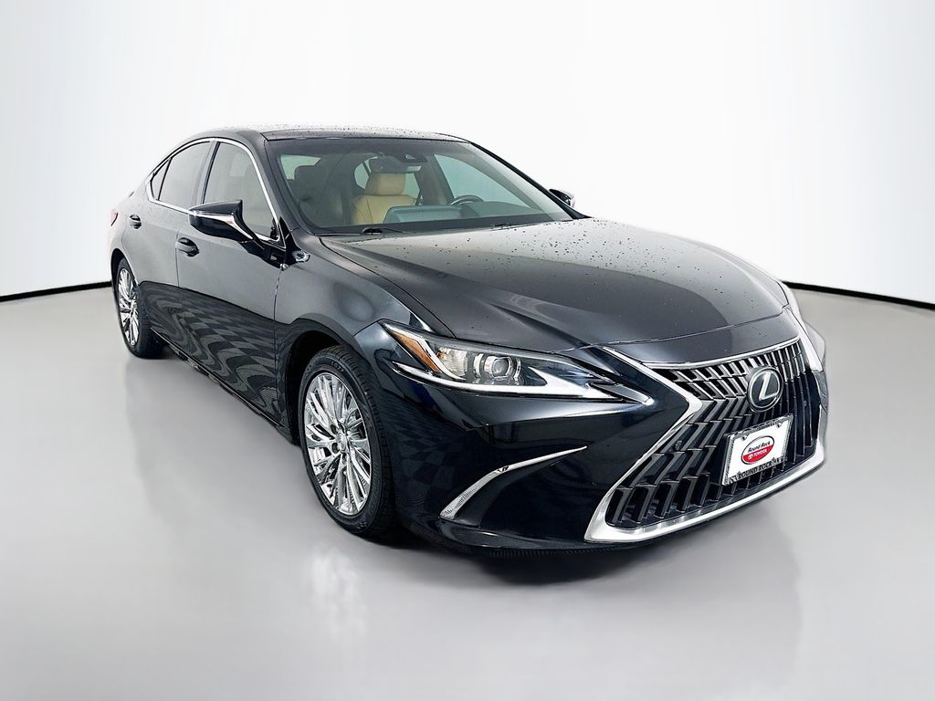 Thumbnail: 2022 Lexus ES - 3
