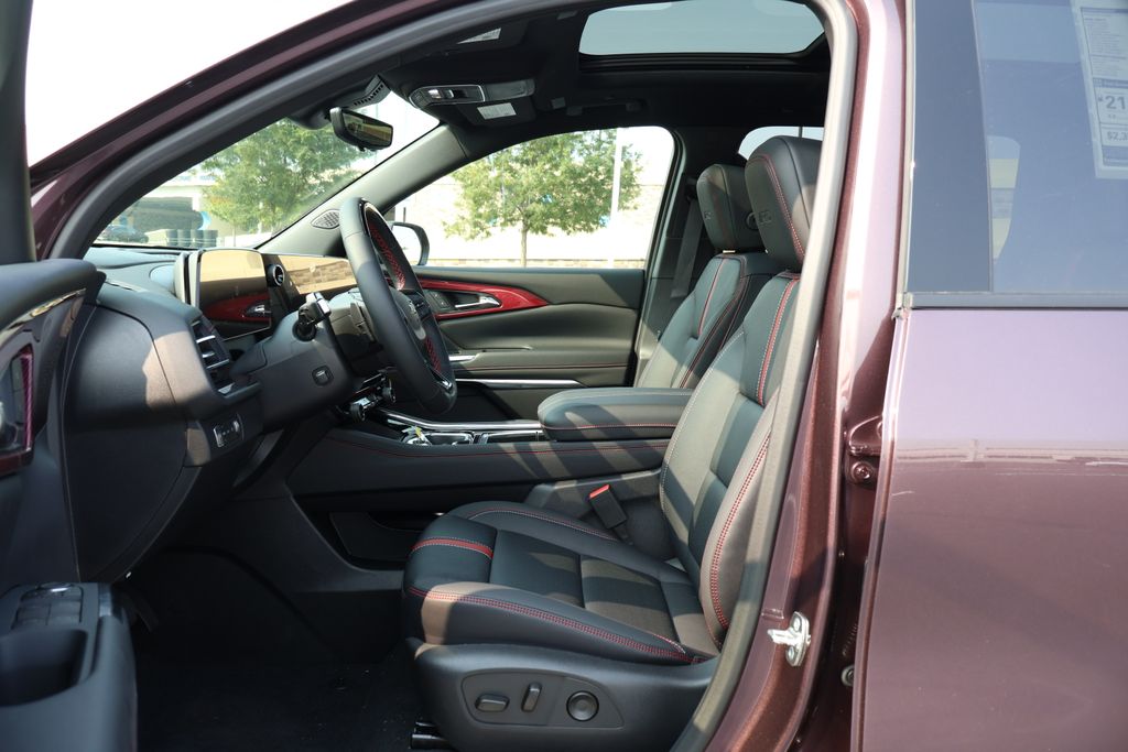Thumbnail: 2026 Chevrolet Traverse - 14