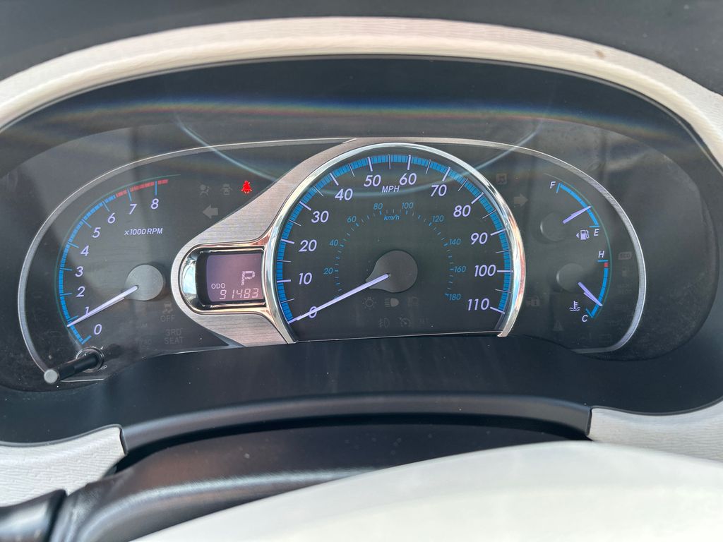 2014 Toyota Sienna XLE 17