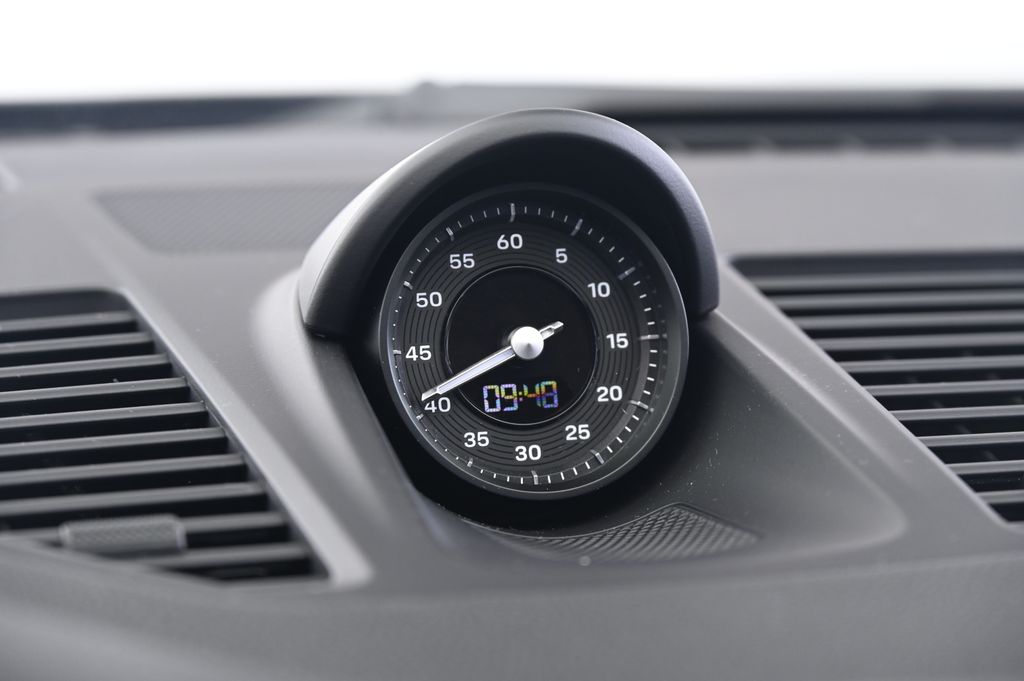 Thumbnail: 2024 Porsche 911 - 27