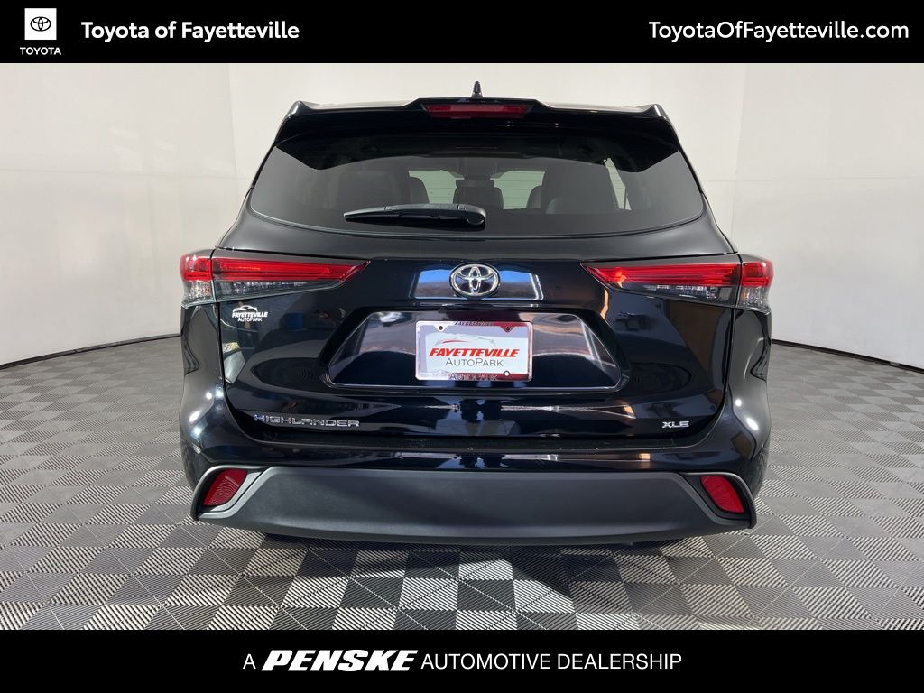 2023 Toyota Highlander XLE 14