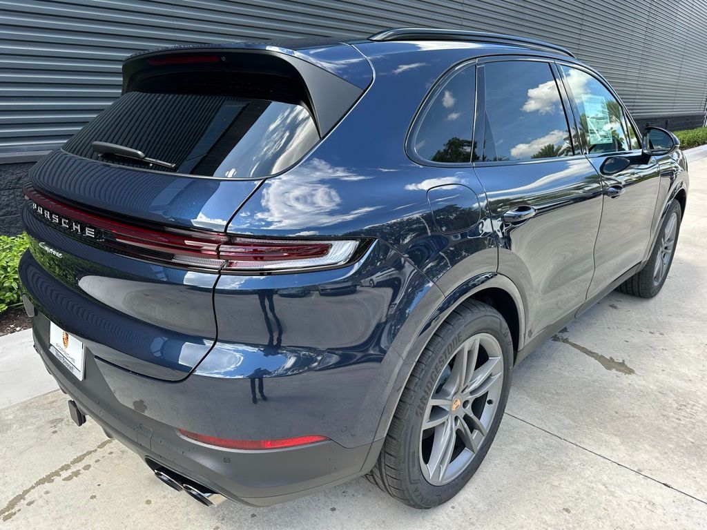 Thumbnail: 2025 Porsche Cayenne - 9