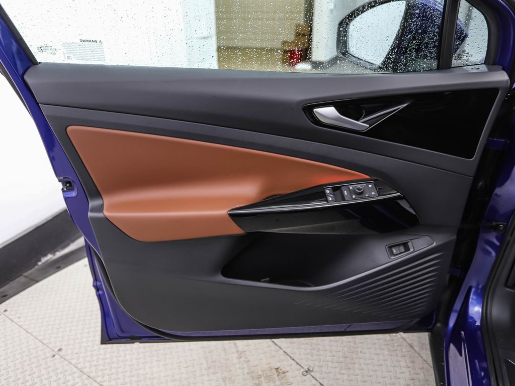Thumbnail: 2021 Volkswagen ID.4 - 9