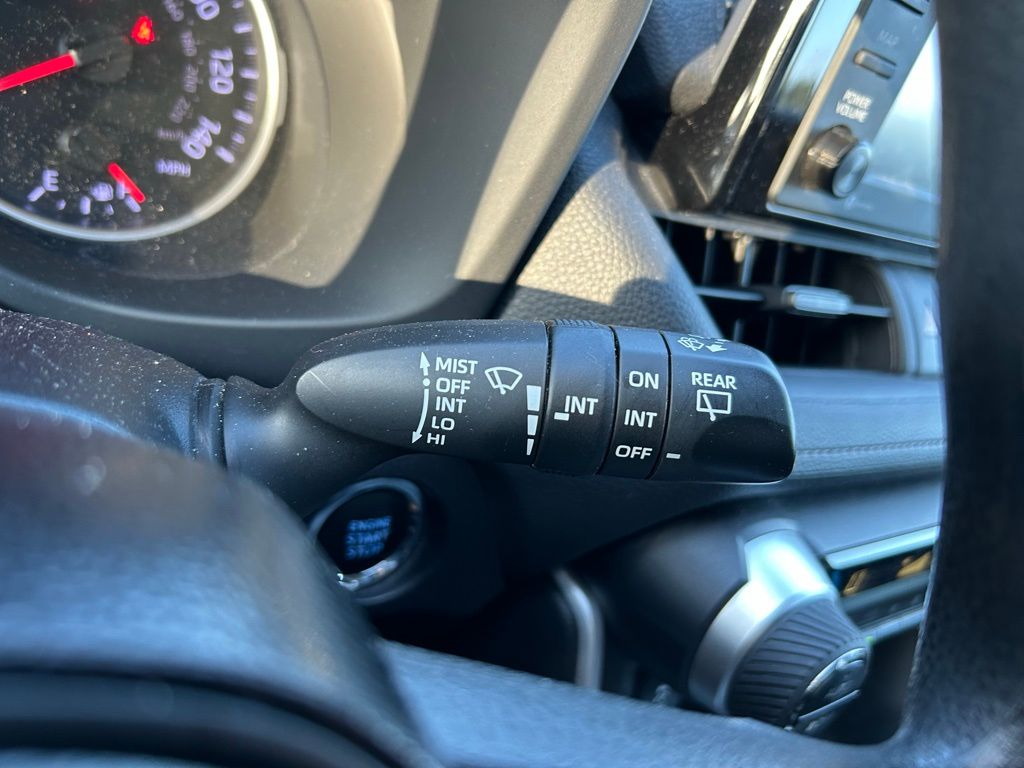 Thumbnail: 2021 Toyota RAV4 - 21