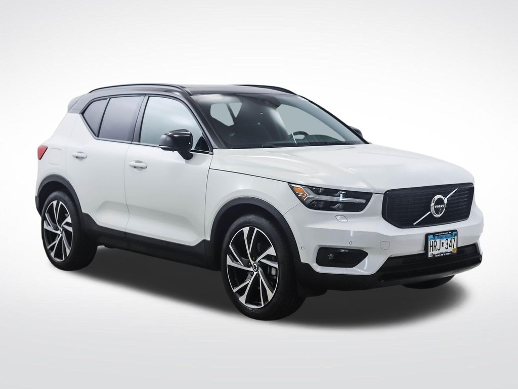 Thumbnail: 2022 Volvo XC40 - 7