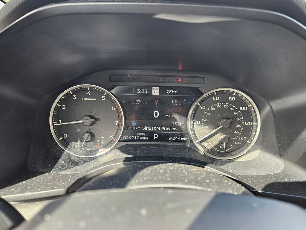 Thumbnail: 2024 Mitsubishi Outlander - 24