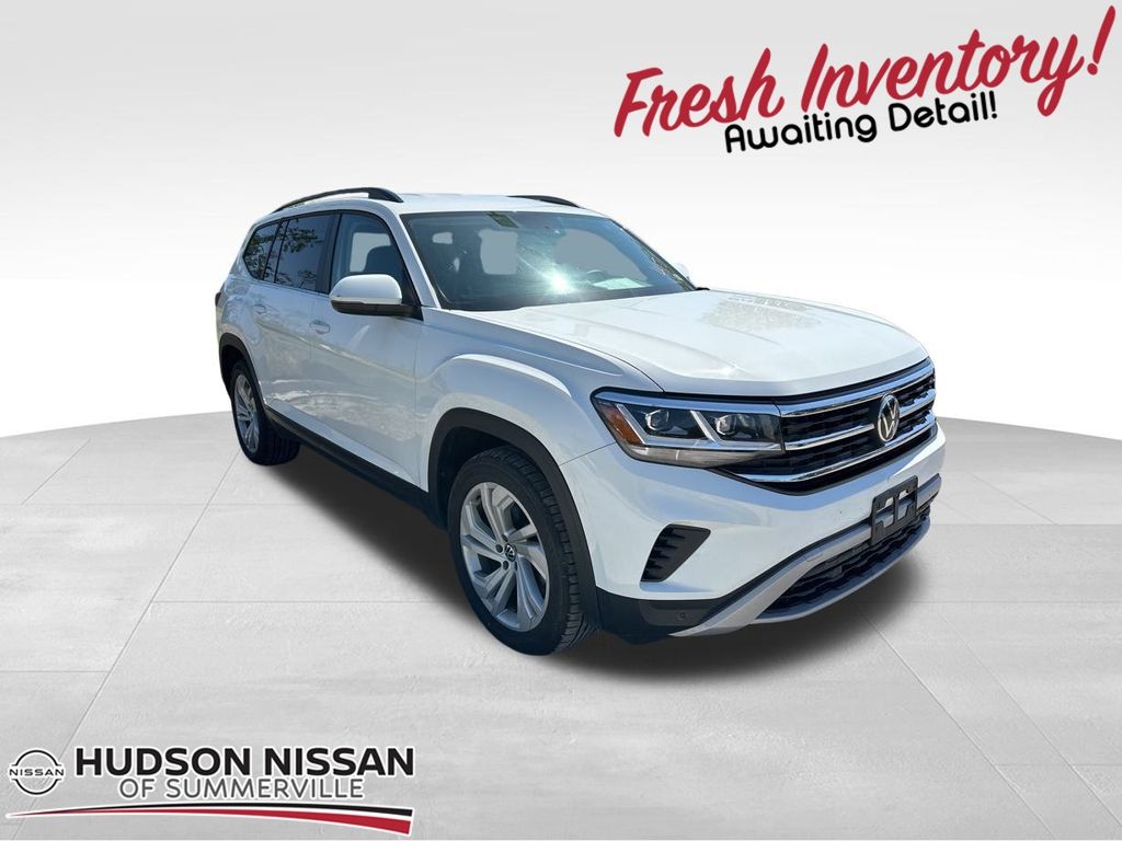 2022 Pure White Volkswagen Atlas 3.6L V6 SE w/Technology AWD SUV