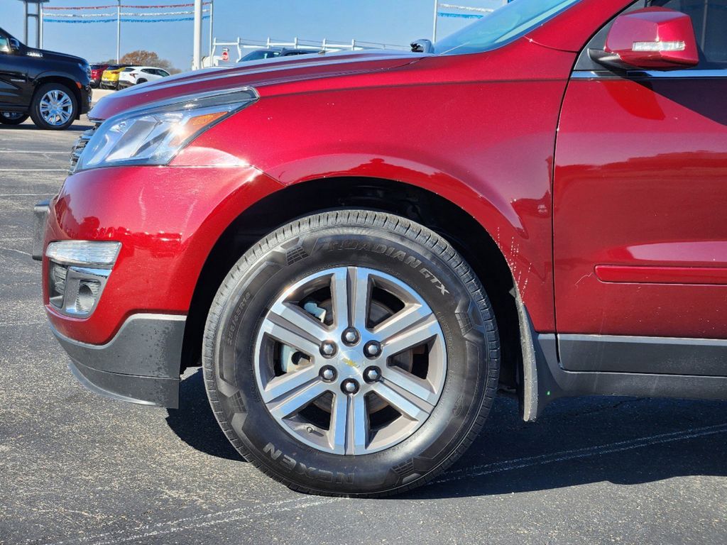 2017 Chevrolet Traverse 2LT 8