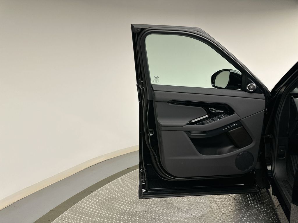 Thumbnail: 2026 Land Rover Range Rover Evoque - 9