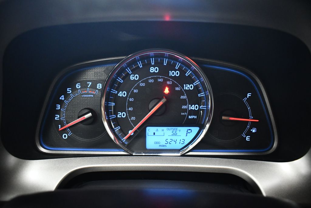 Thumbnail: 2013 Toyota RAV4 - 23