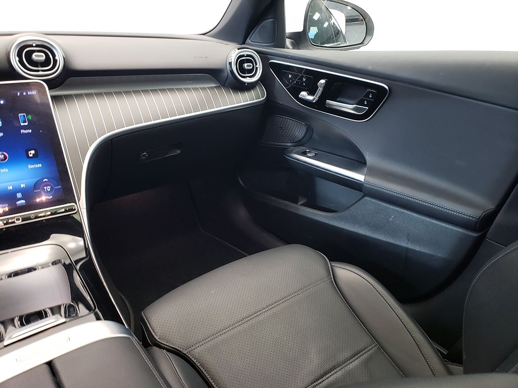 Thumbnail: 2022 Mercedes-Benz C-Class - 23