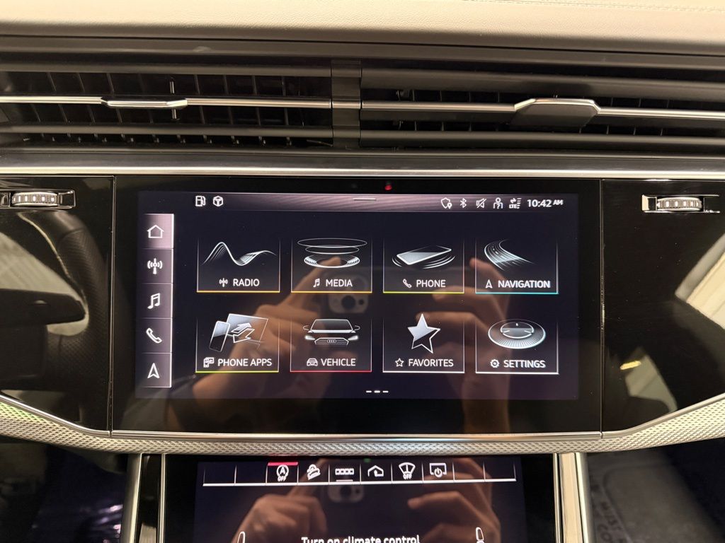 Thumbnail: 2021 Audi SQ8 - 16