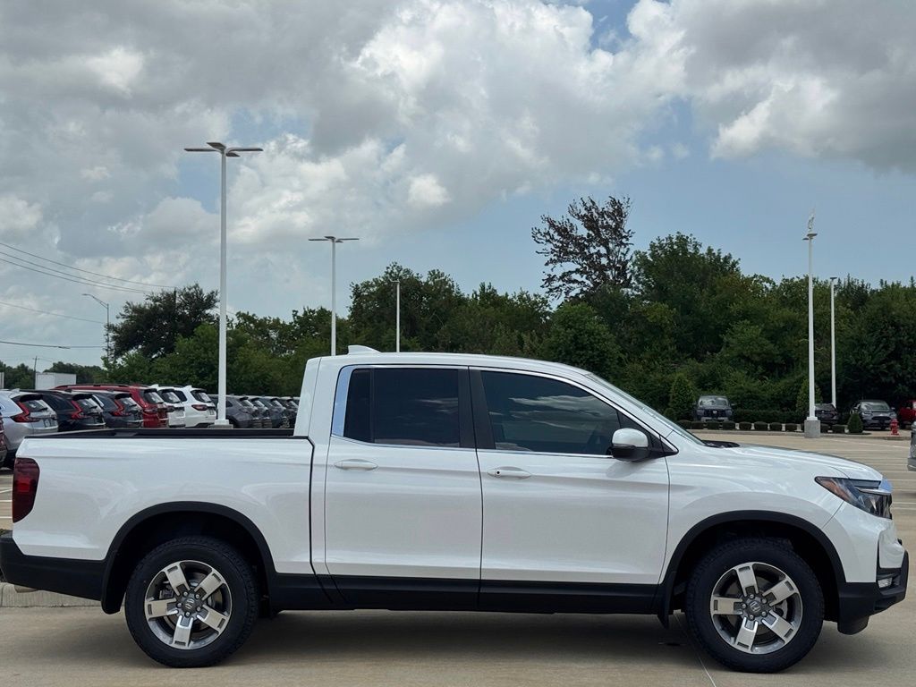 2026 Honda Ridgeline RTL White at Community Honda