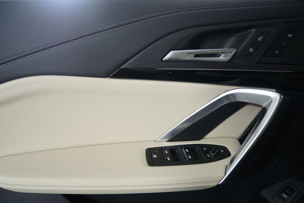 Thumbnail: 2025 BMW X1 - 8