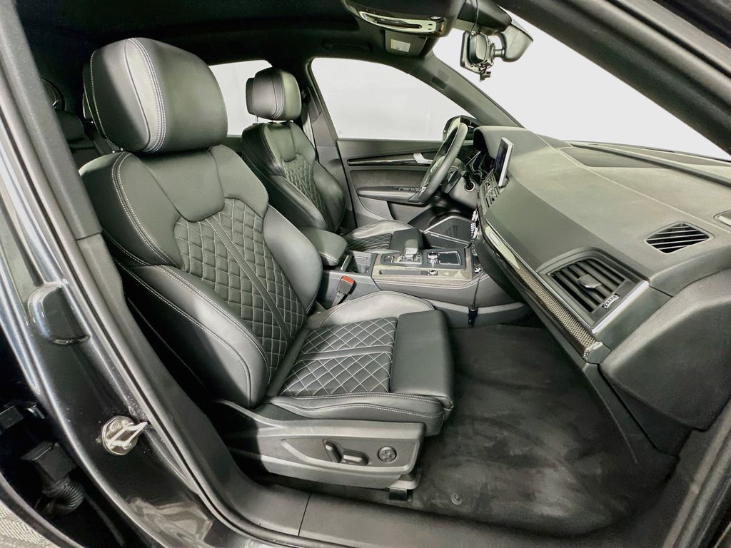 Thumbnail: 2019 Audi SQ5 - 29