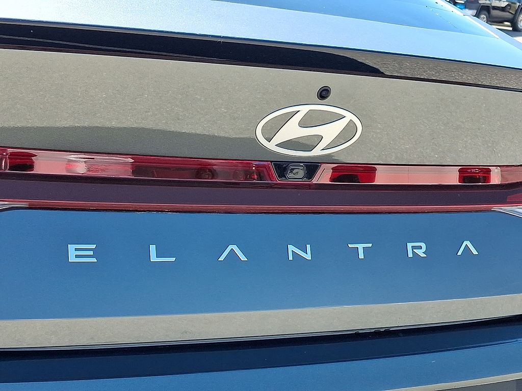2026 Hyundai Elantra — photo 29