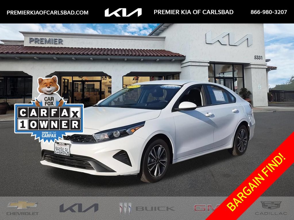 Snow White Pearl 2023 Kia Forte Sedan Front-Wheel Drive Continuously Variable Transmission