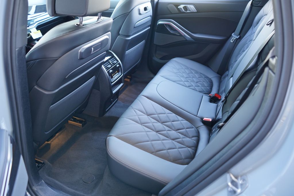 Thumbnail: 2026 BMW X6 - 19