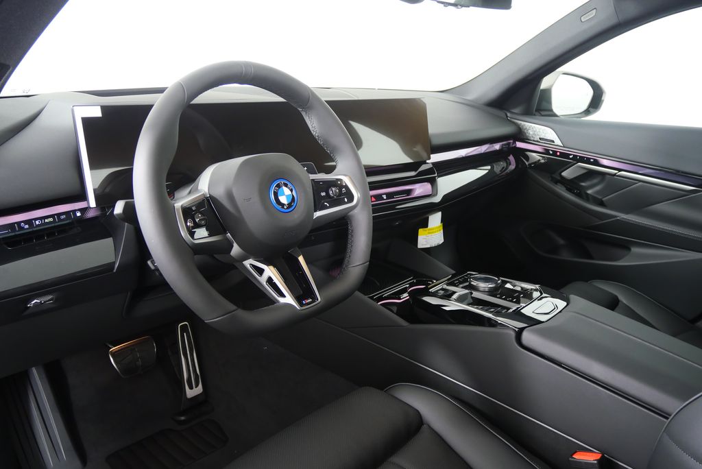 Thumbnail: 2026 BMW 5 Series - 13