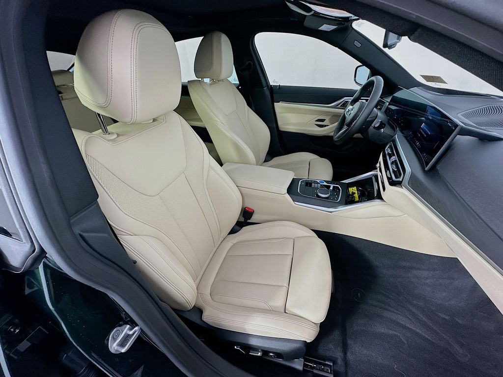 2024 BMW i4 eDrive35 28