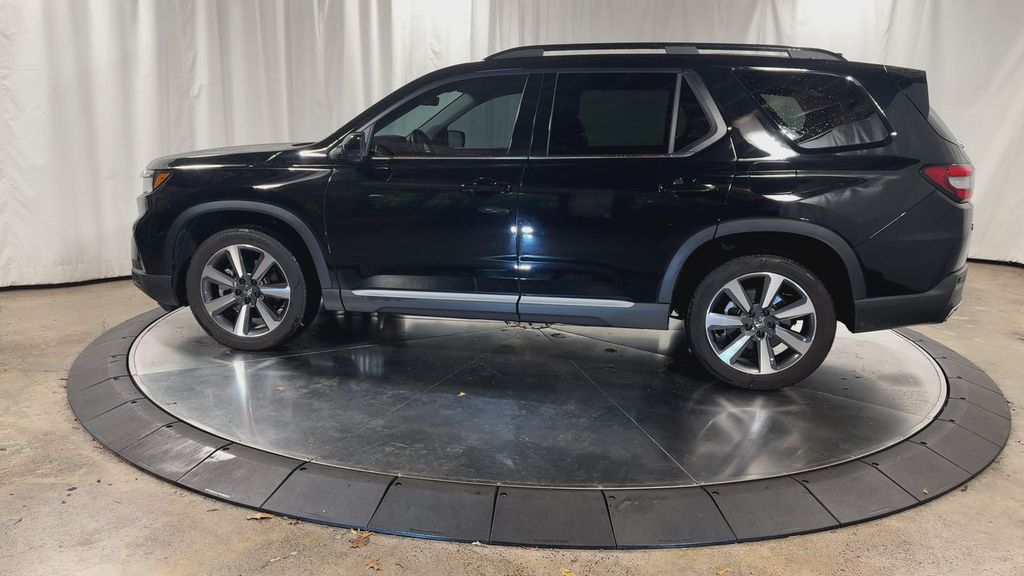 used 2023 Honda Pilot car, priced at $40,894
