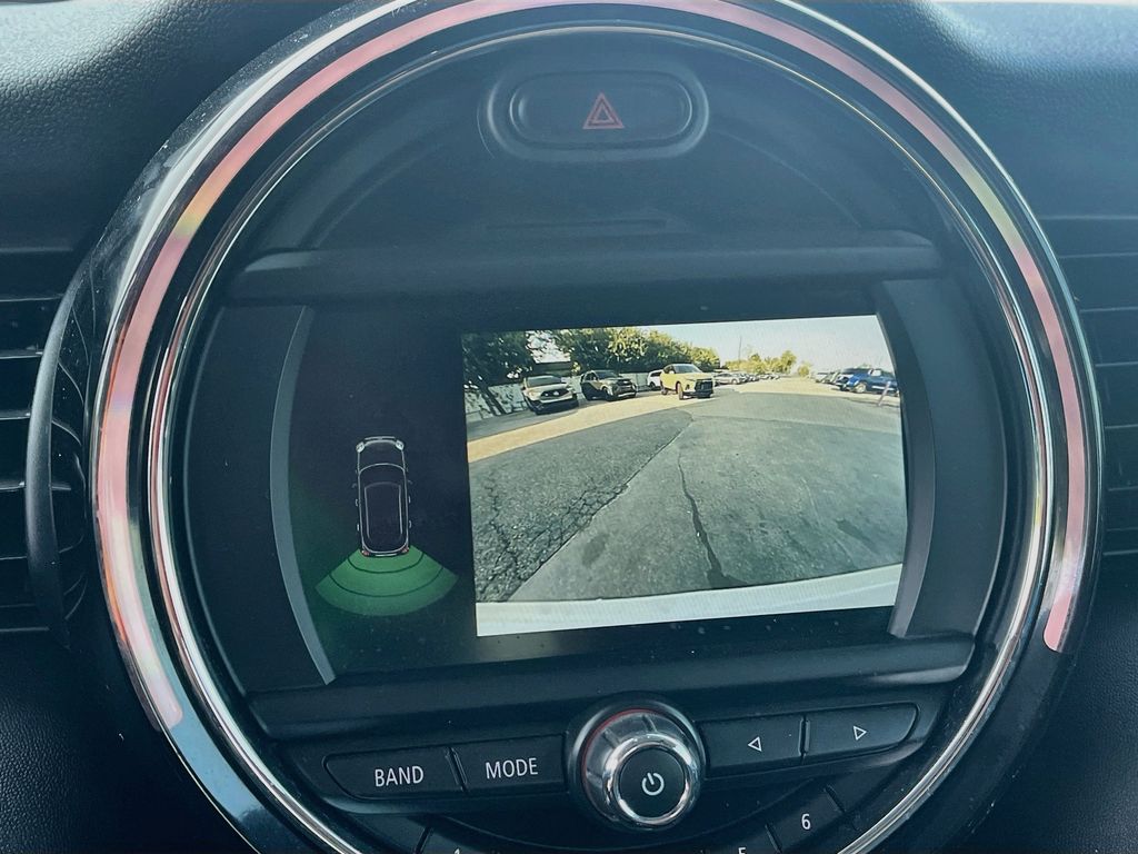 Used 2019 White MINI Classic image 13