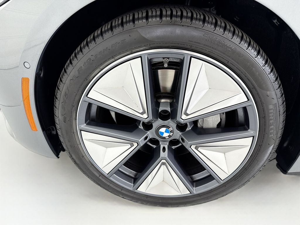 Thumbnail: 2025 BMW i4 - 29