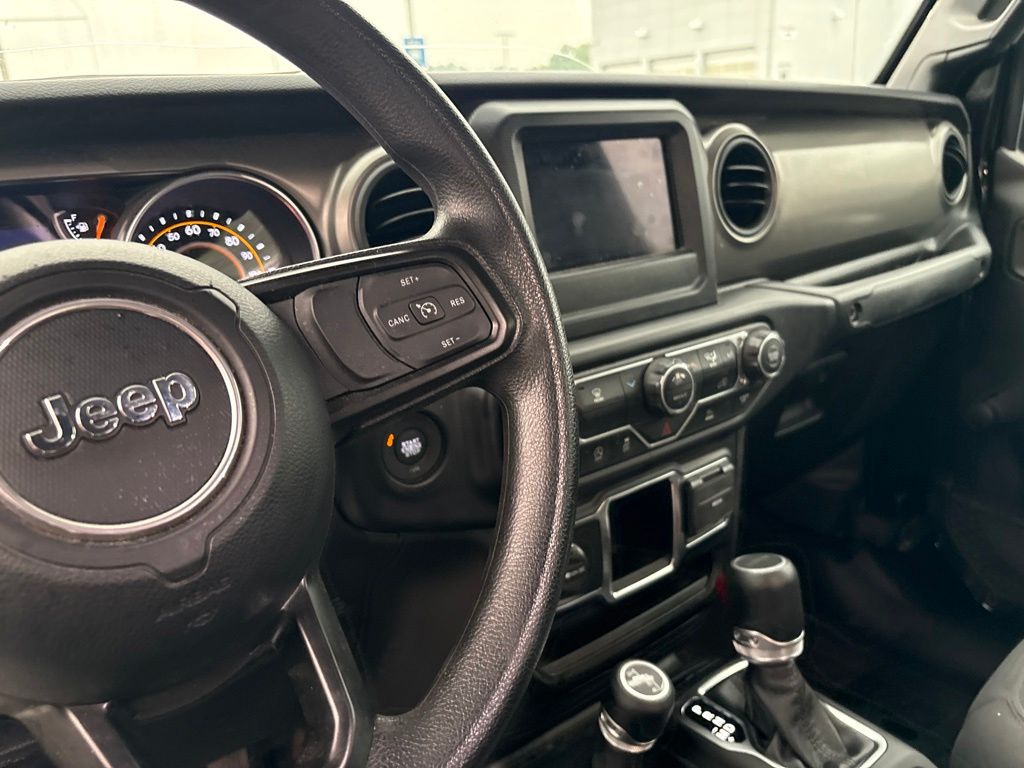 2023 Jeep Gladiator — photo 5