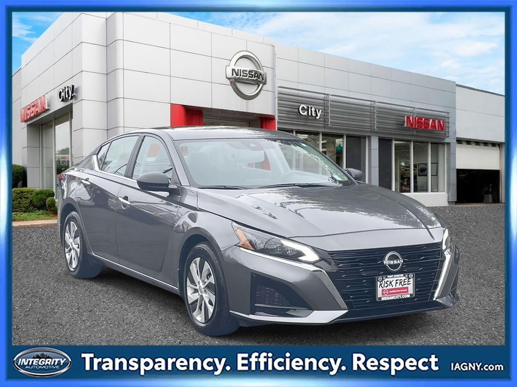 Gray (Gun Metallic) 2025 Nissan Altima 2.5 S FWD Sedan Front-Wheel Drive Continuously Variable Transmission