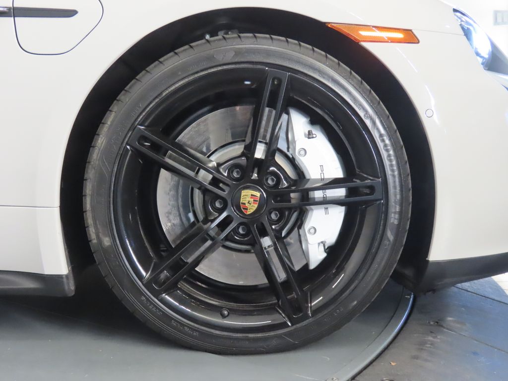 Thumbnail: 2024 Porsche Taycan - 11